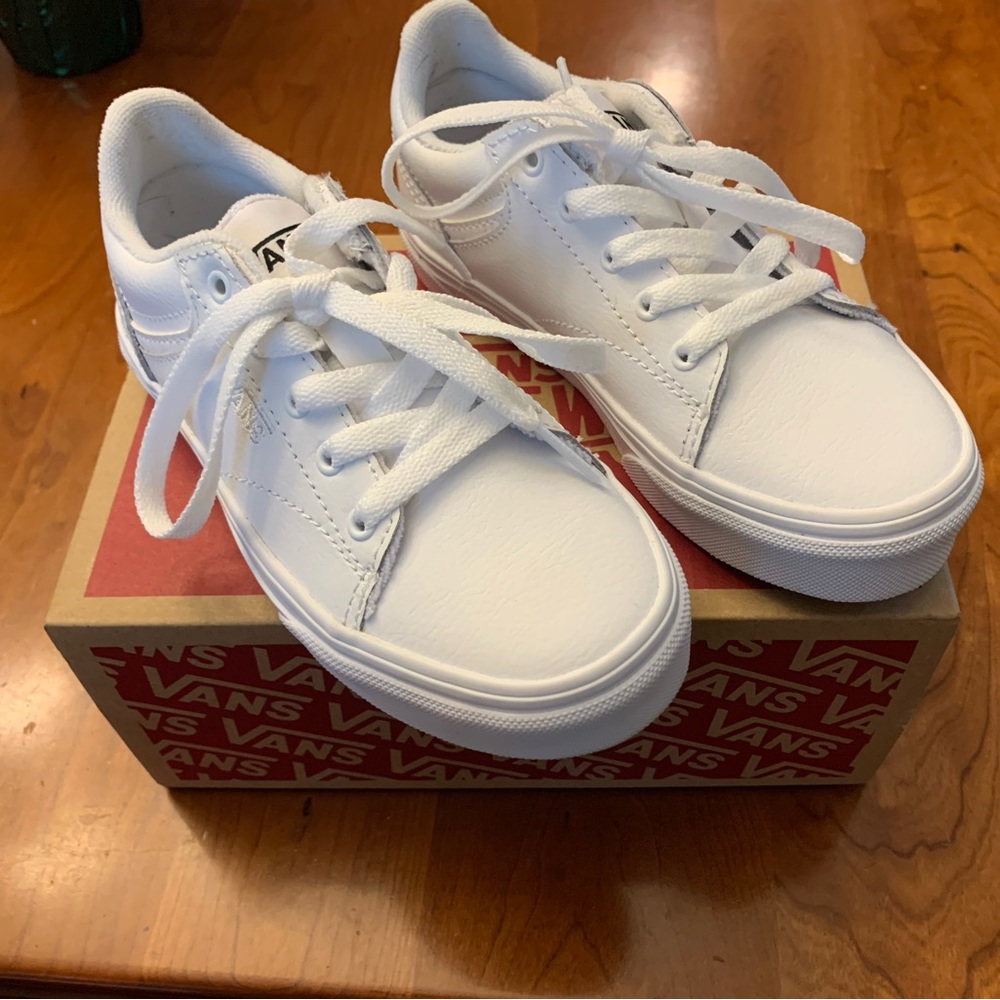 Girls Vans “Seldan” Size youth 13